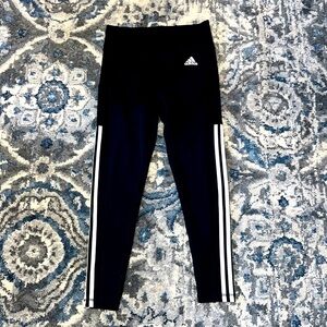 Women’s Adidas’s size medium athletics wear leggings
